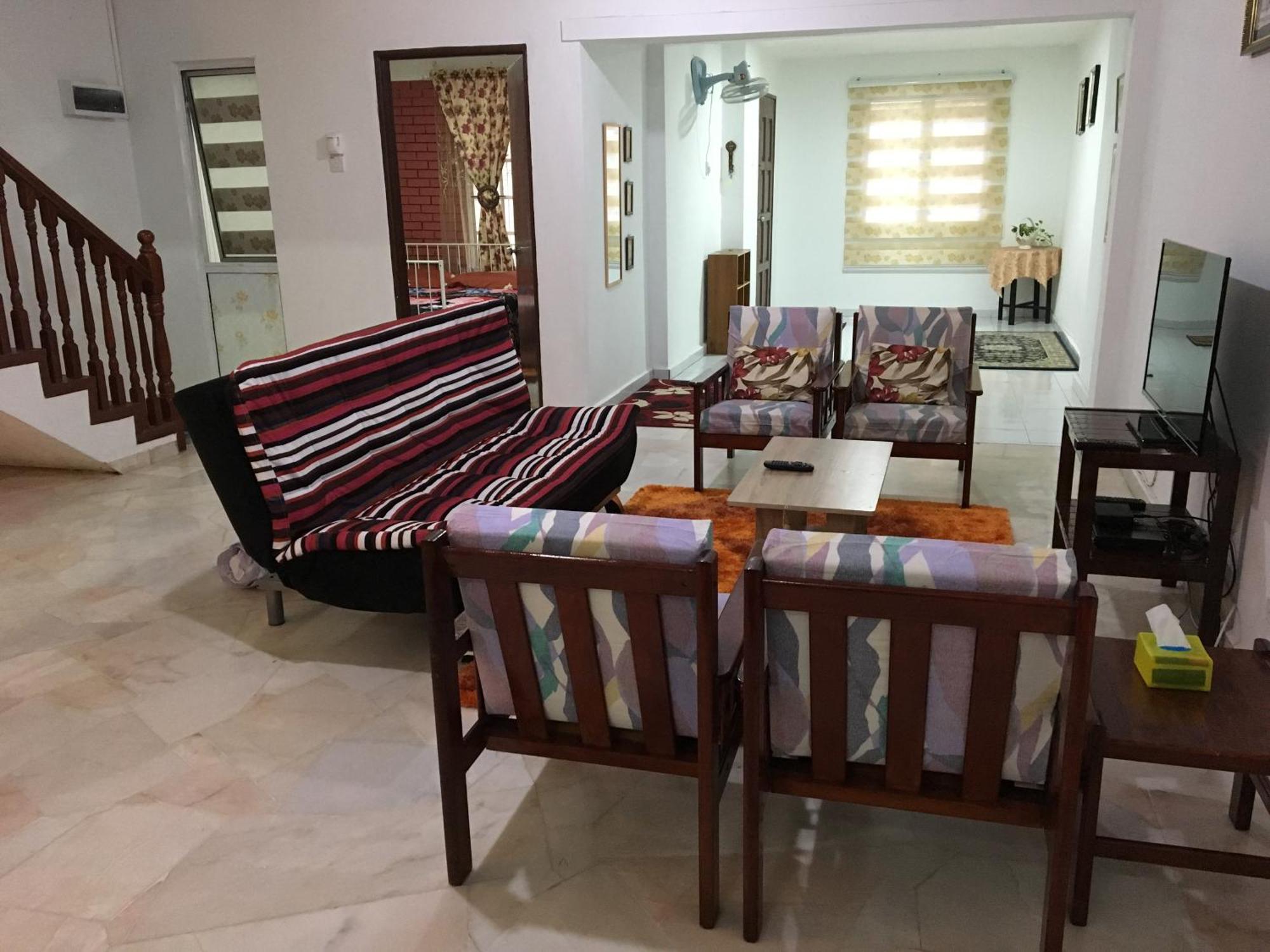 Rb Double Storey Bandar Tasik Selatan Homestay クアラルンプール エクステリア 写真