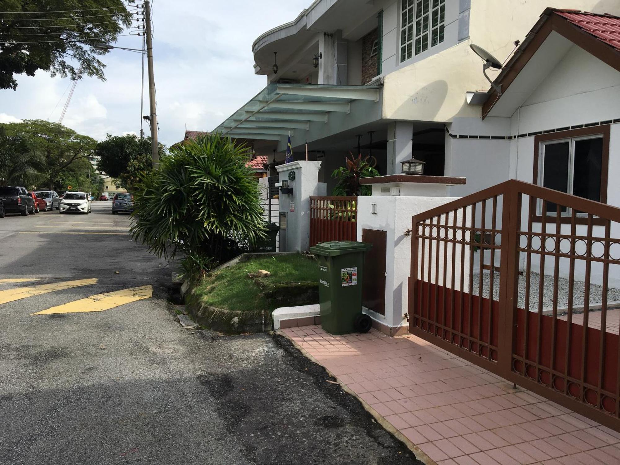 Rb Double Storey Bandar Tasik Selatan Homestay クアラルンプール エクステリア 写真